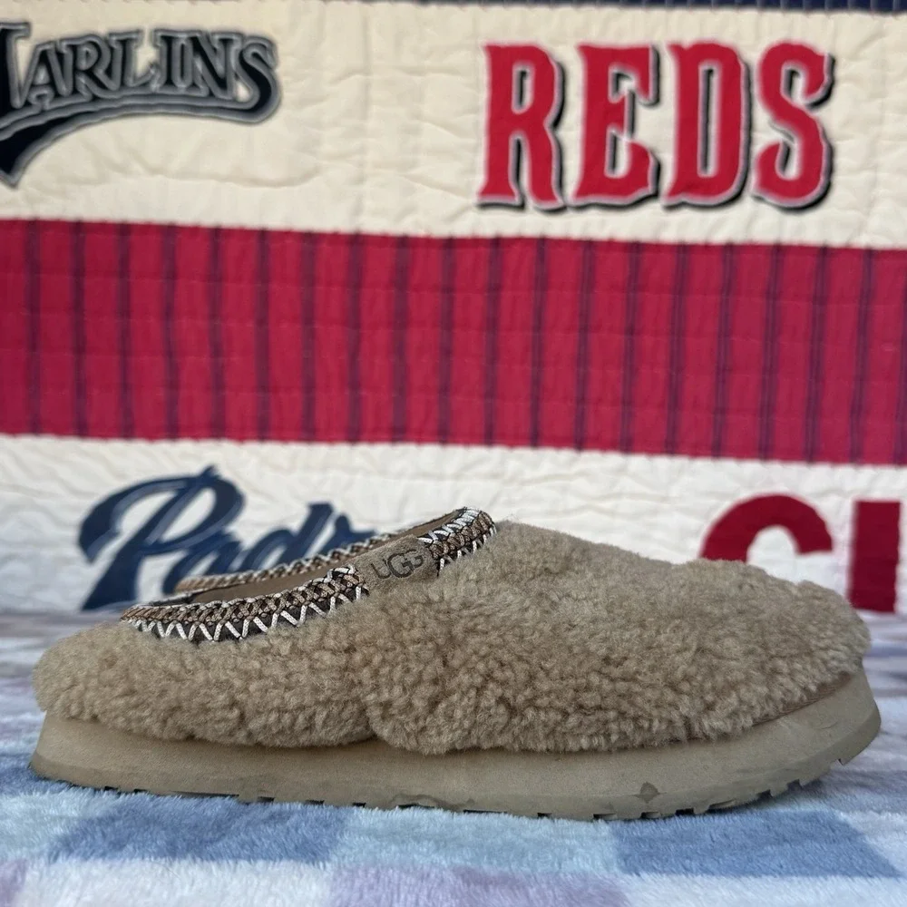 UGG these size